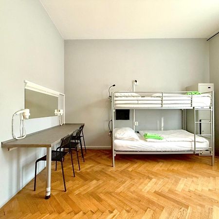 Globe Hostel Prague Adults Only Bagian luar foto