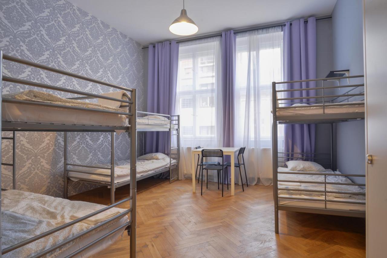 Globe Hostel Prague Adults Only Bagian luar foto