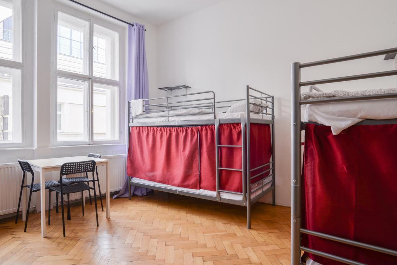 Globe Hostel Prague Adults Only Bagian luar foto