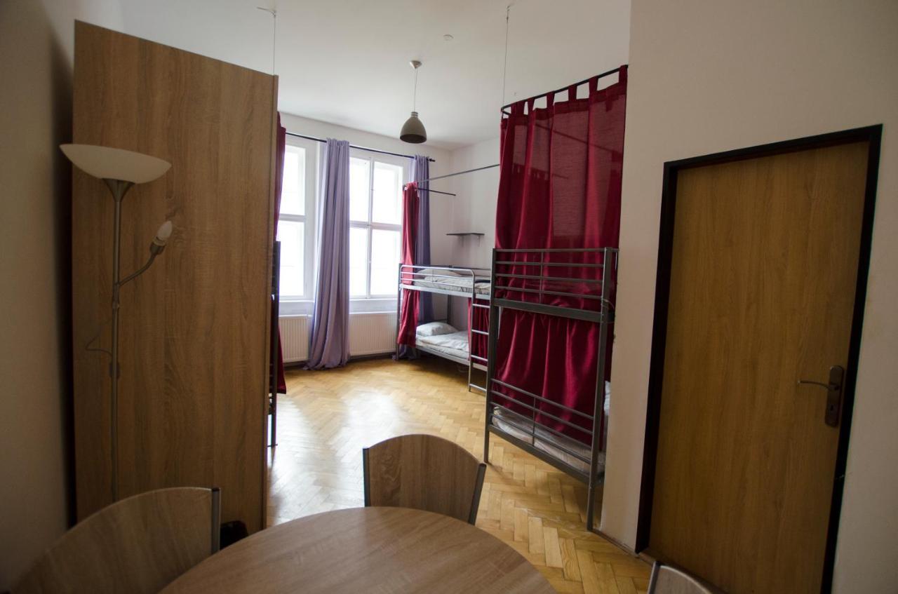 Globe Hostel Prague Adults Only Bagian luar foto