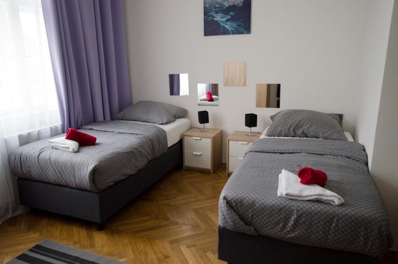 Globe Hostel Prague Adults Only Bagian luar foto