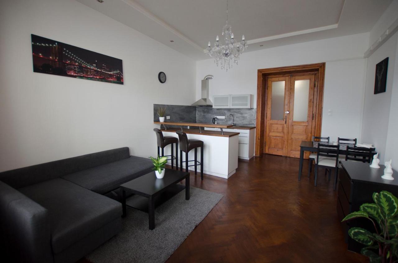 Globe Hostel Prague Adults Only Bagian luar foto