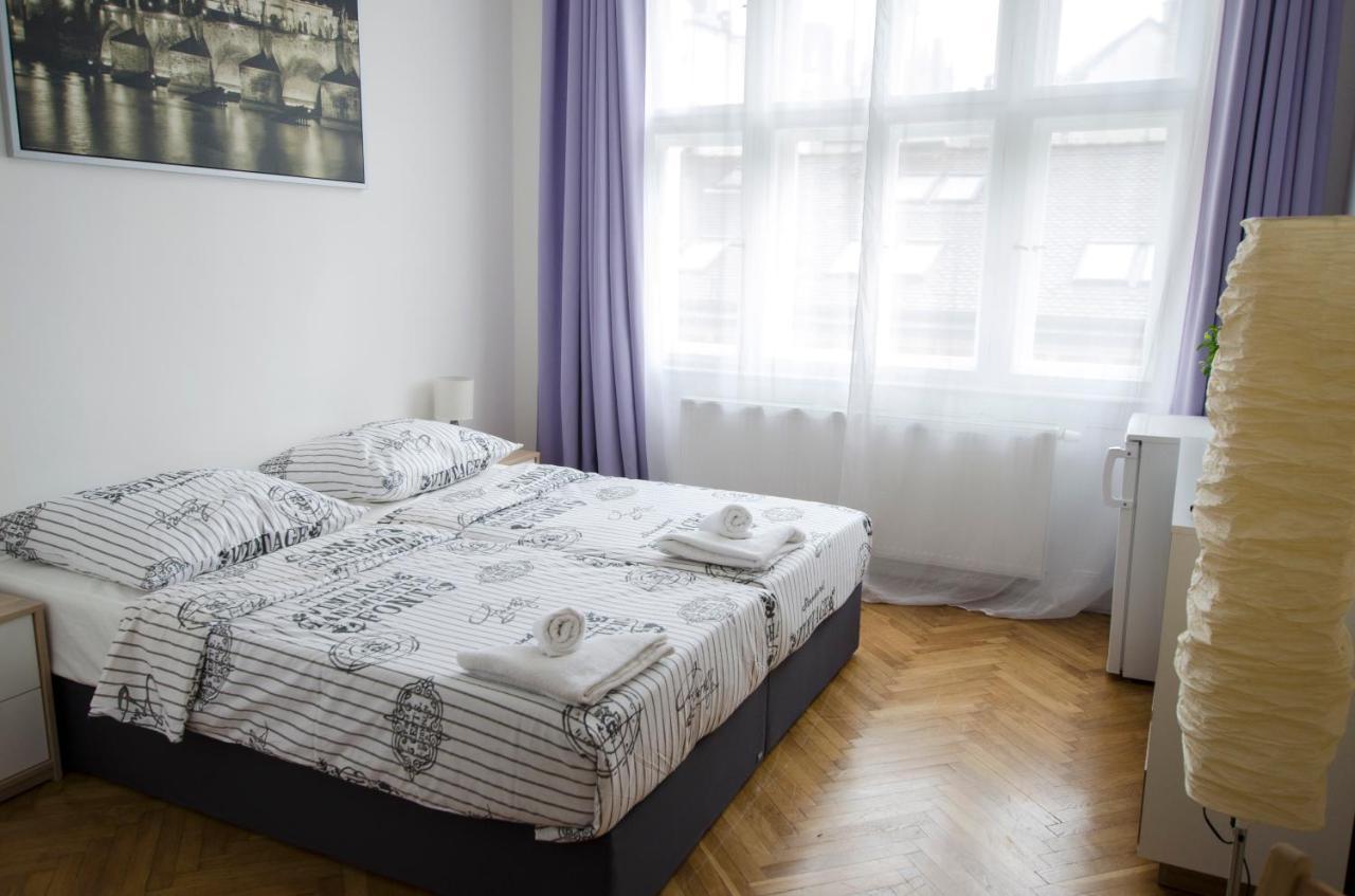 Globe Hostel Prague Adults Only Bagian luar foto