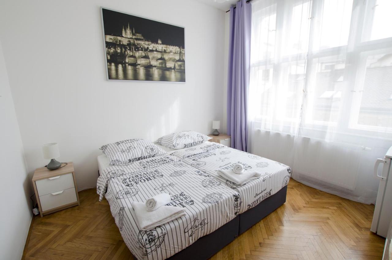 Globe Hostel Prague Adults Only Bagian luar foto