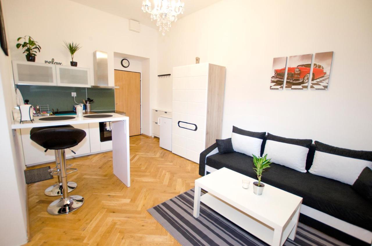 Globe Hostel Prague Adults Only Bagian luar foto