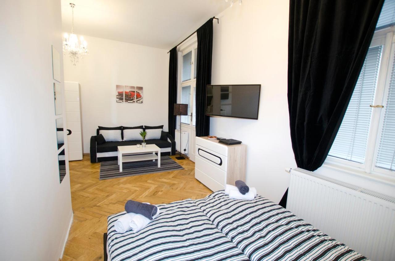 Globe Hostel Prague Adults Only Bagian luar foto