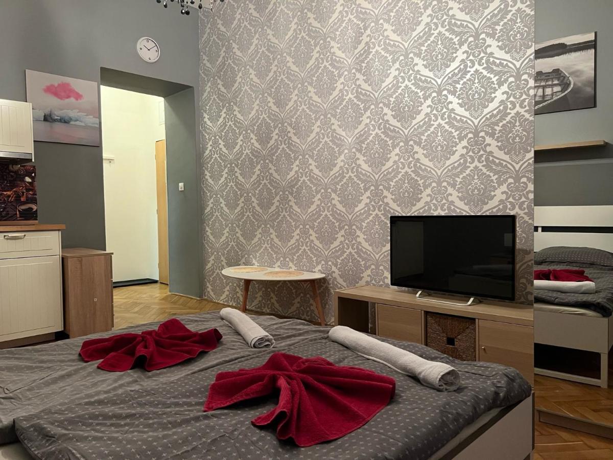 Globe Hostel Prague Adults Only Bagian luar foto