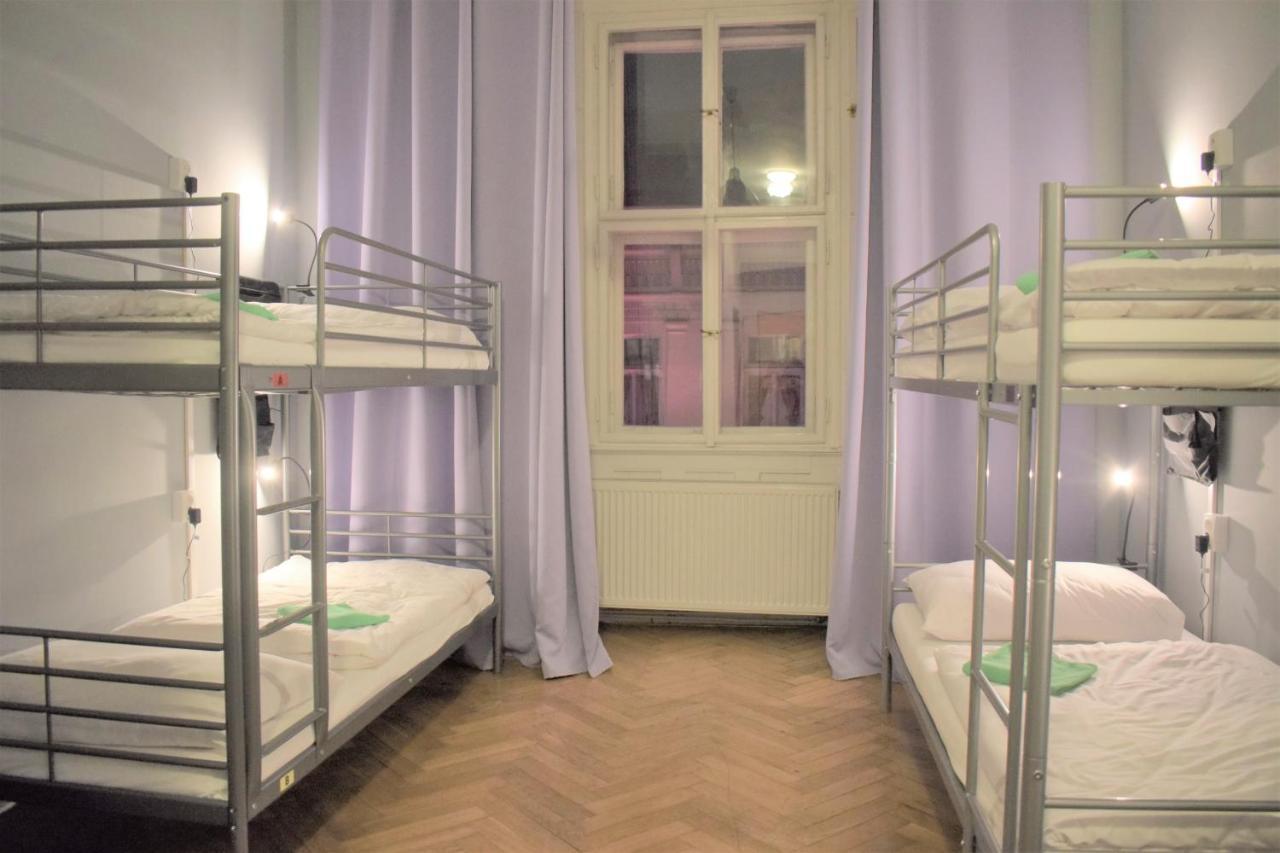 Globe Hostel Prague Adults Only Bagian luar foto