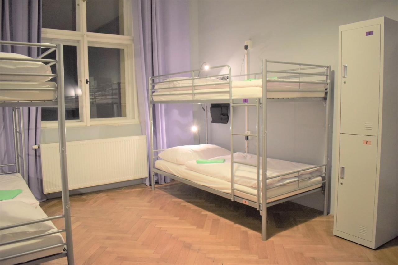 Globe Hostel Prague Adults Only Bagian luar foto