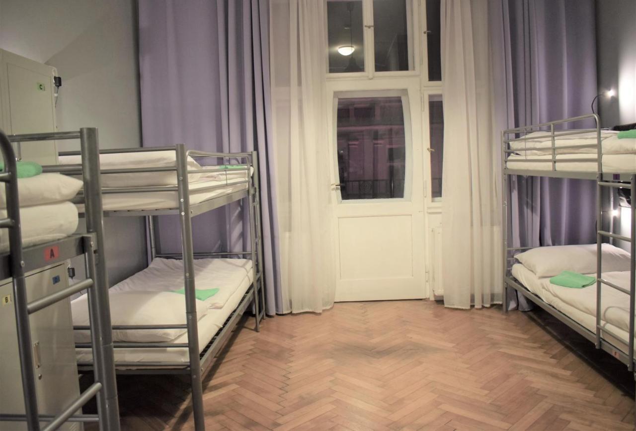 Globe Hostel Prague Adults Only Bagian luar foto