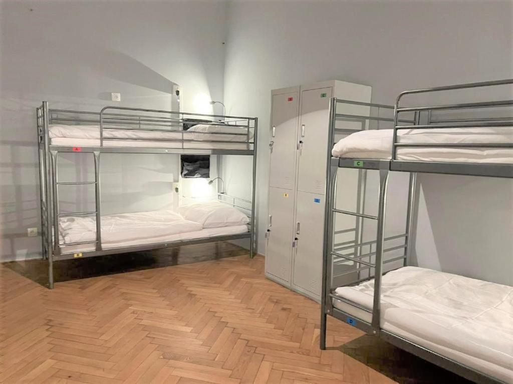 Globe Hostel Prague Adults Only Bagian luar foto