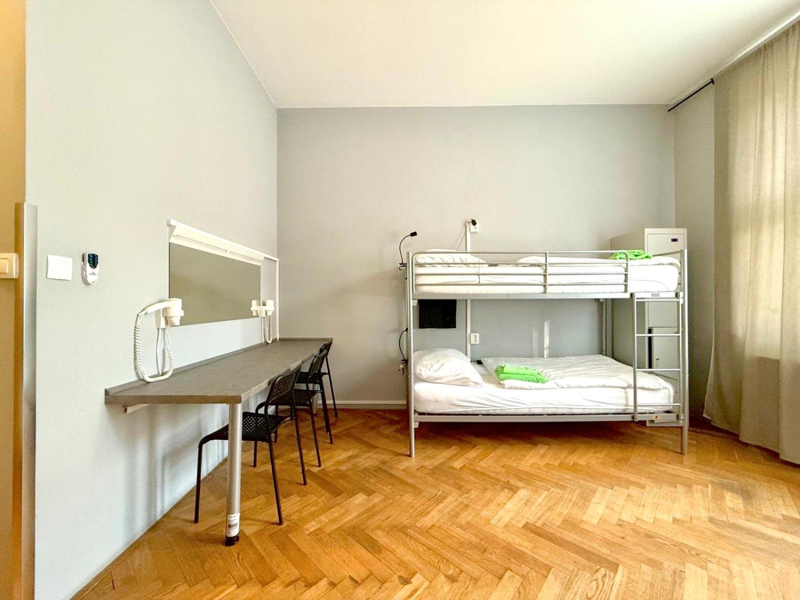 Globe Hostel Prague Adults Only Bagian luar foto